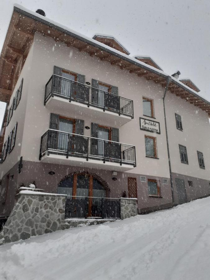 Aparthotel Dolomites Living&Relax Commezzadura Bagian luar foto