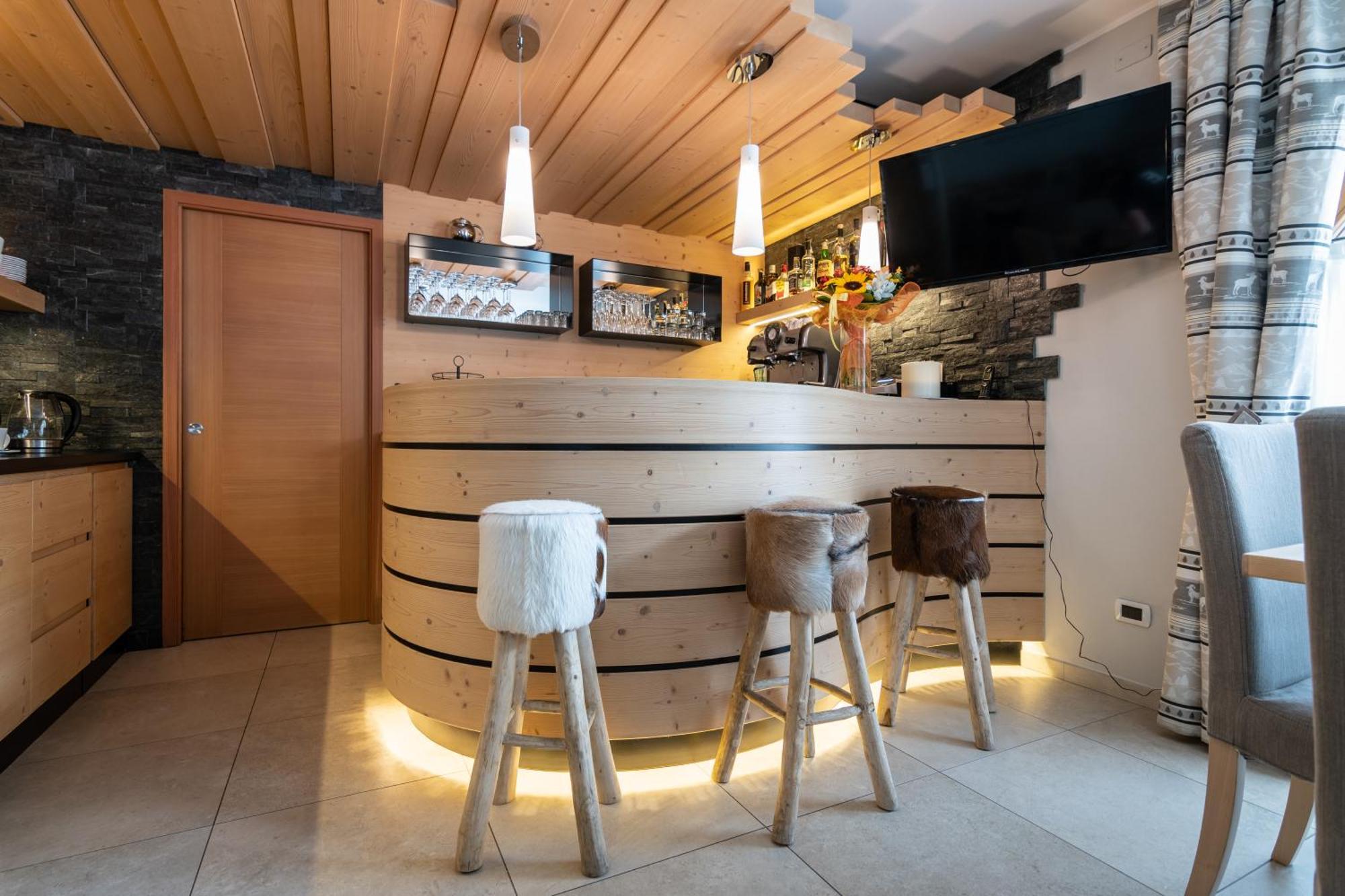 Aparthotel Dolomites Living&Relax Commezzadura Bagian luar foto