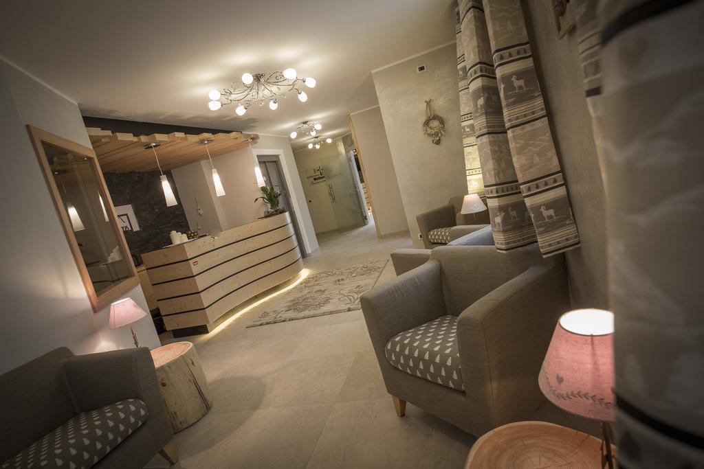 Aparthotel Dolomites Living&Relax Commezzadura Bagian luar foto