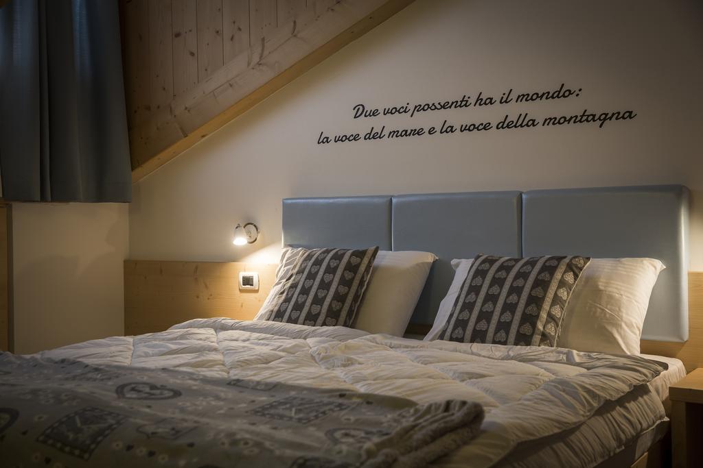 Aparthotel Dolomites Living&Relax Commezzadura Bagian luar foto