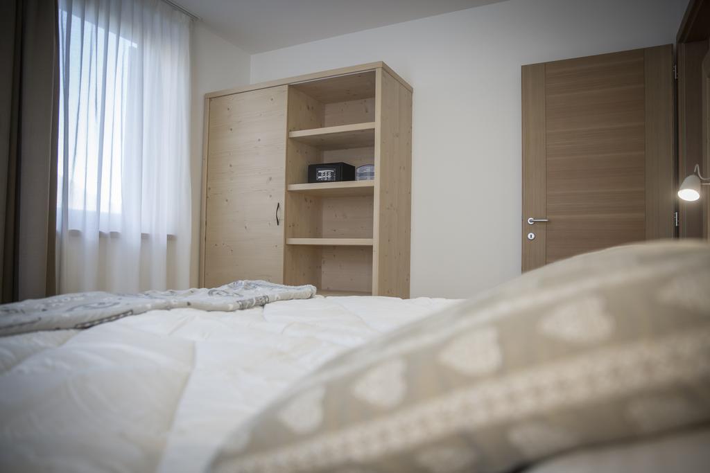 Aparthotel Dolomites Living&Relax Commezzadura Bagian luar foto