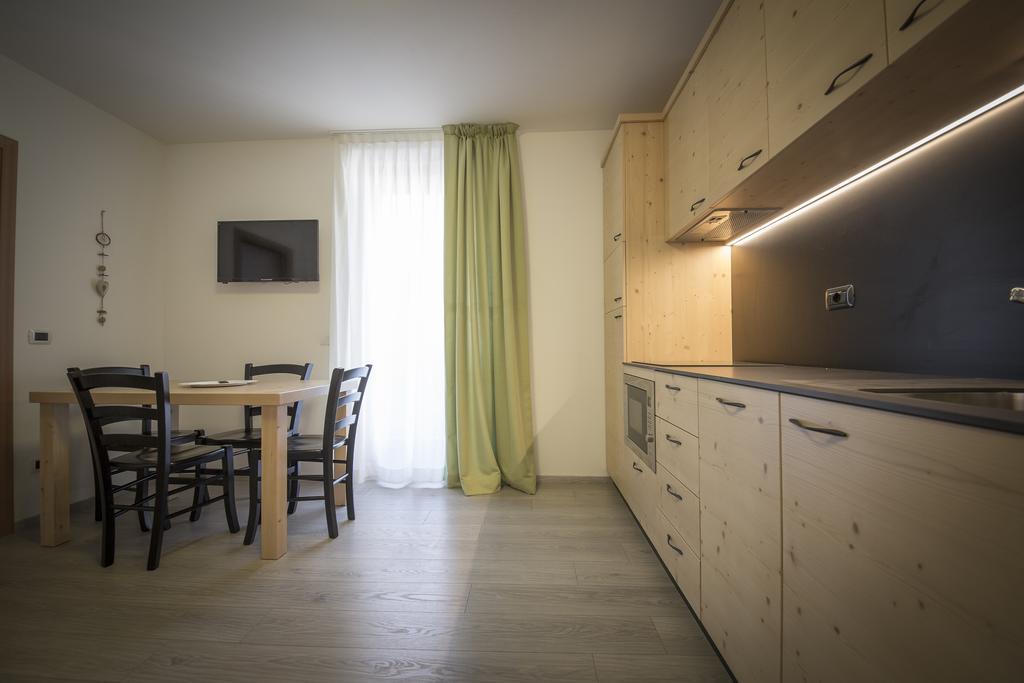 Aparthotel Dolomites Living&Relax Commezzadura Bagian luar foto