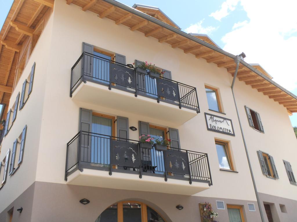 Aparthotel Dolomites Living&Relax Commezzadura Bagian luar foto