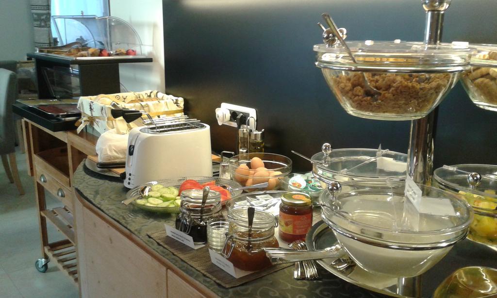 Aparthotel Dolomites Living&Relax Commezzadura Bagian luar foto