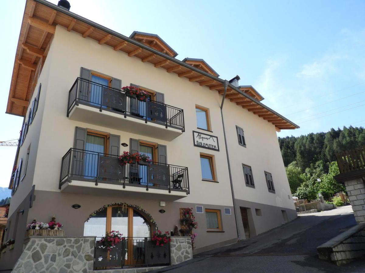 Aparthotel Dolomites Living&Relax Commezzadura Bagian luar foto