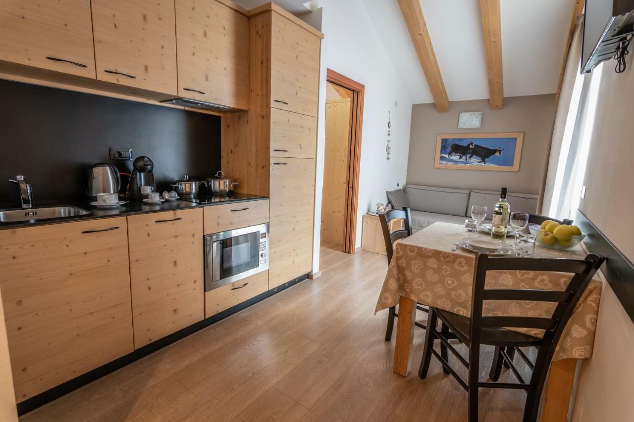 Aparthotel Dolomites Living&Relax Commezzadura Bagian luar foto